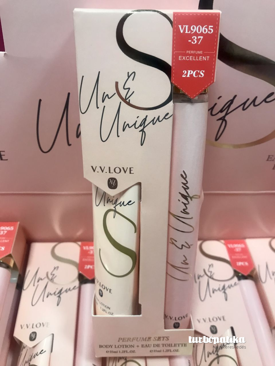 V.V Love parfüm+testápoló Női szett 2x35 ml Un É Unique (VL9065-37)